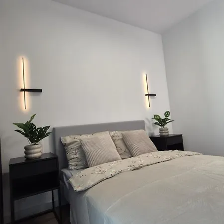 Apartmán Towarowa Nature Apartment, Free Parking, Air-conditioning, Self Check-in 24h *